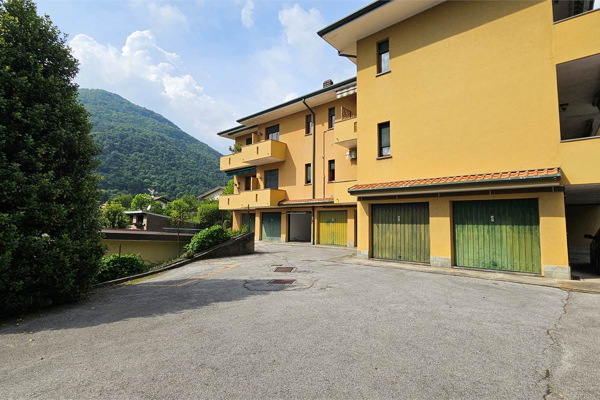 Bilocale con box singolo a Valbrona