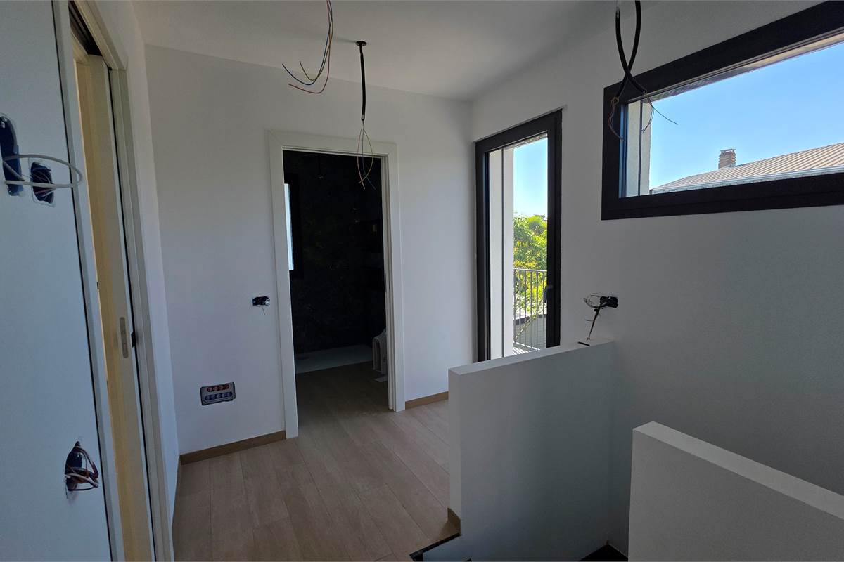 Ottima VILLA BIFAMIGLIARE a Lomazzo 