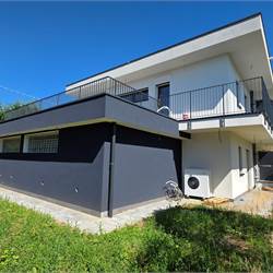 Ottima VILLA BIFAMIGLIARE a Lomazzo 