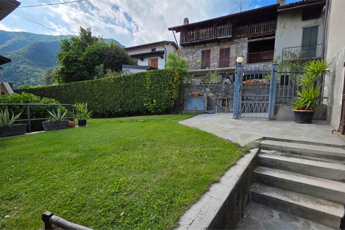 Appartamento su due livelli a Castelmarte