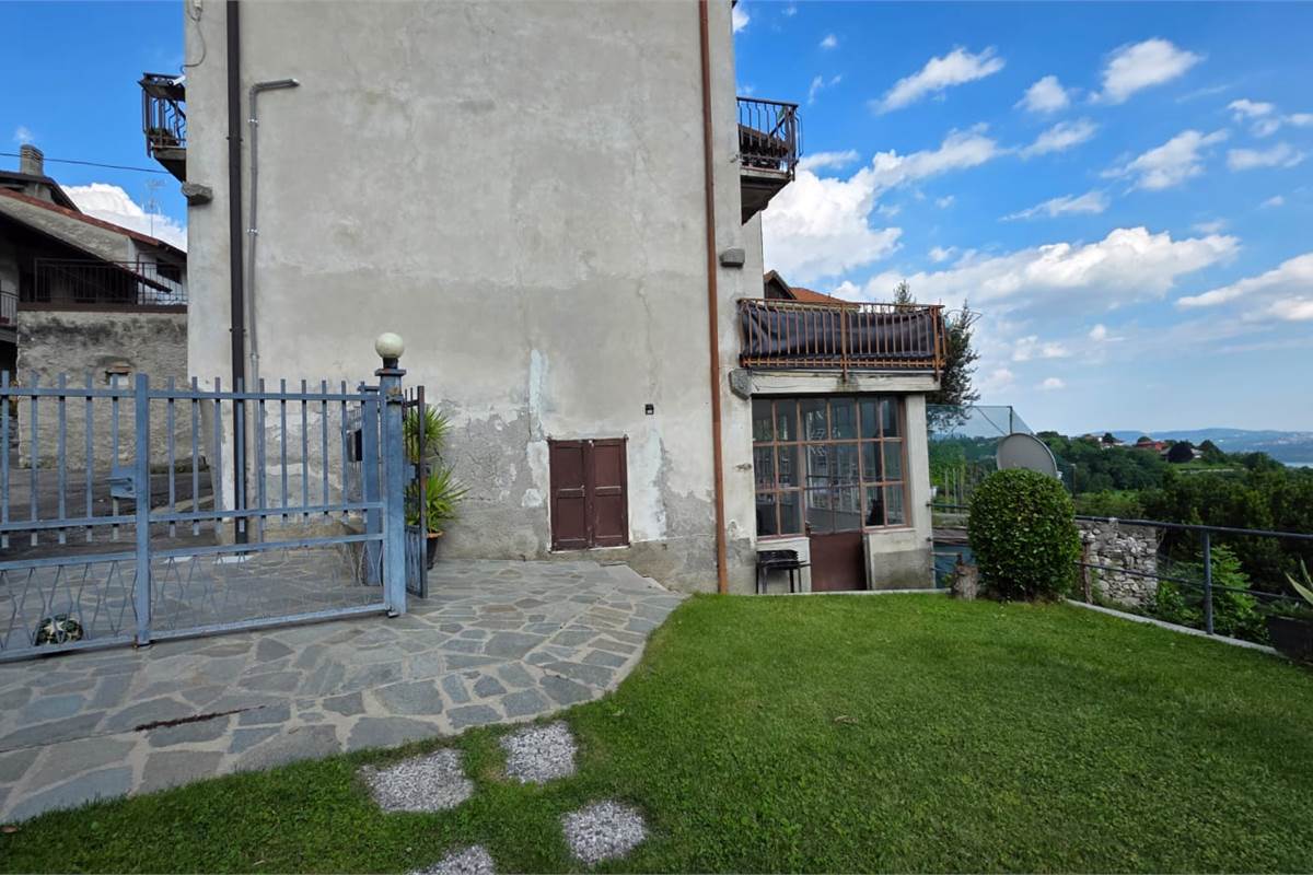 Appartamento su due livelli a Castelmarte