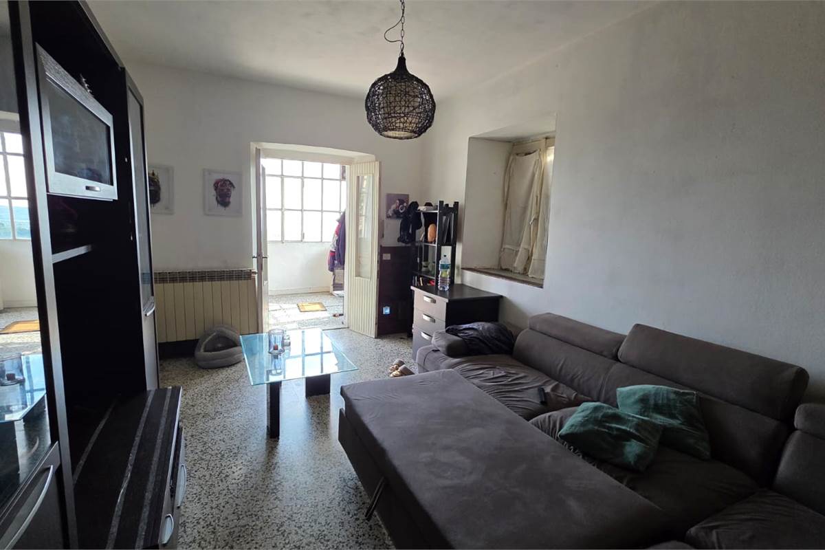 Appartamento su due livelli a Castelmarte