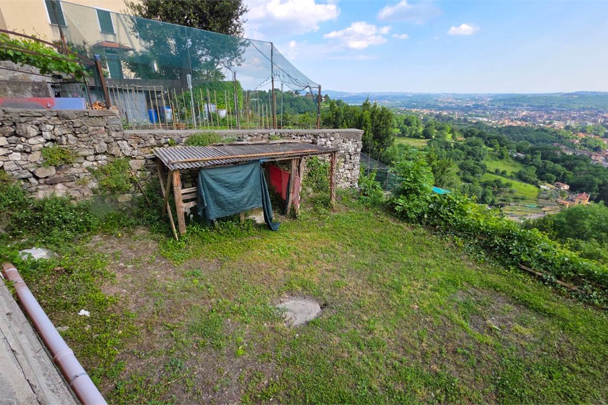 Appartamento su due livelli a Castelmarte