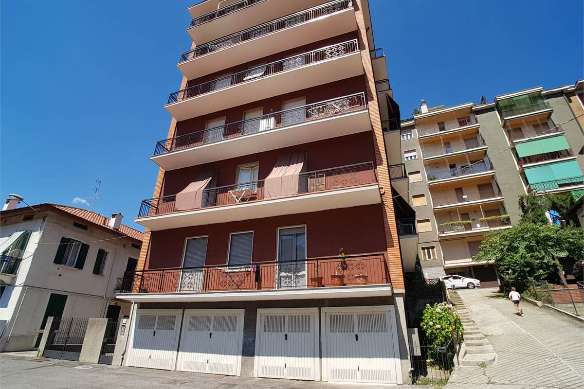 Bilocale arredato a Como Monte Olimpino