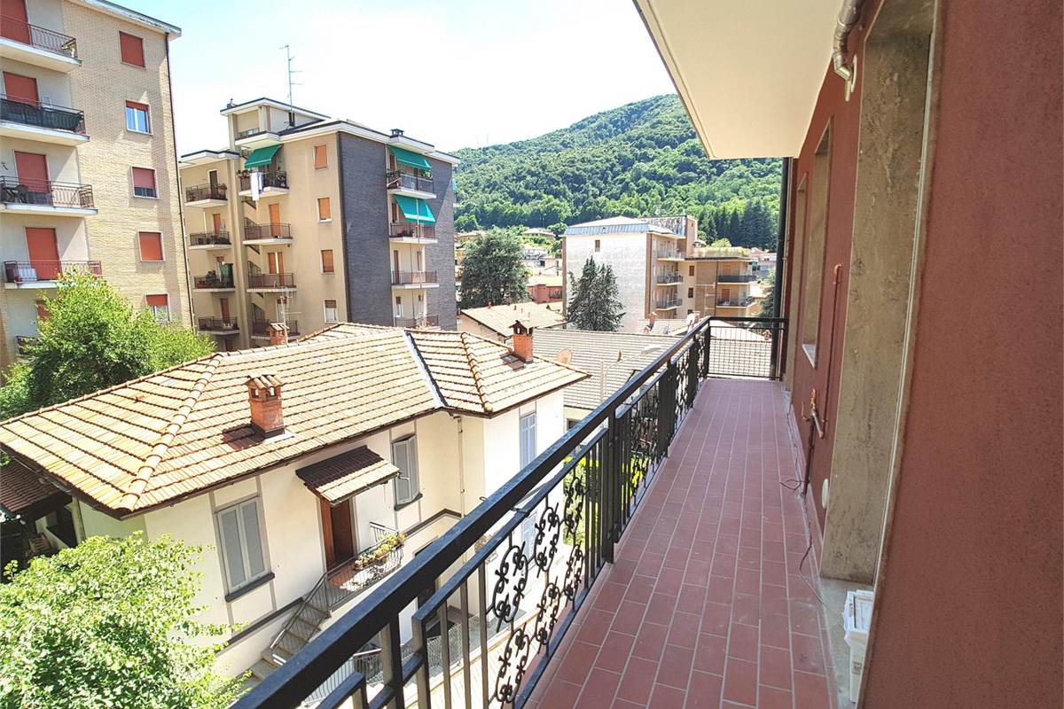 Bilocale arredato a Como Monte Olimpino
