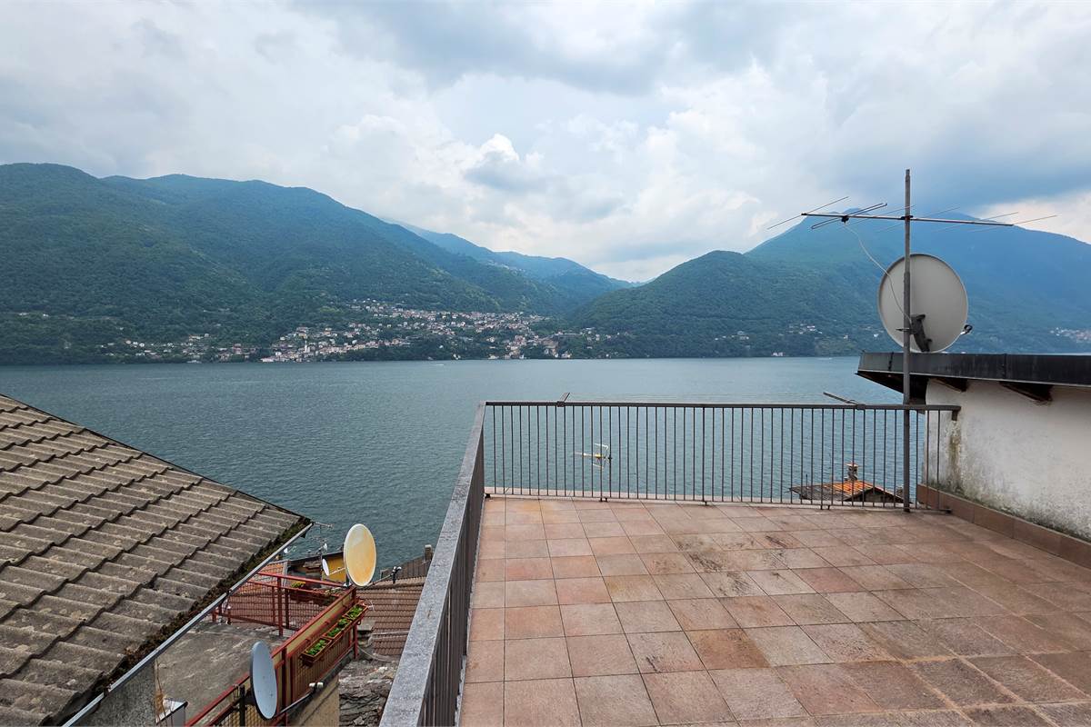 Porzione di Casa a Brienno con vista mozzafiato!