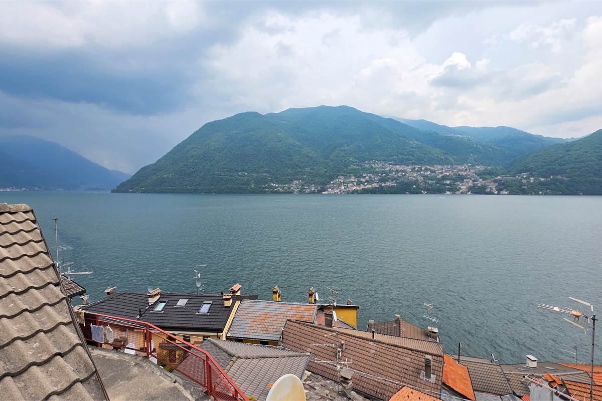 Porzione di Casa a Brienno con vista mozzafiato!
