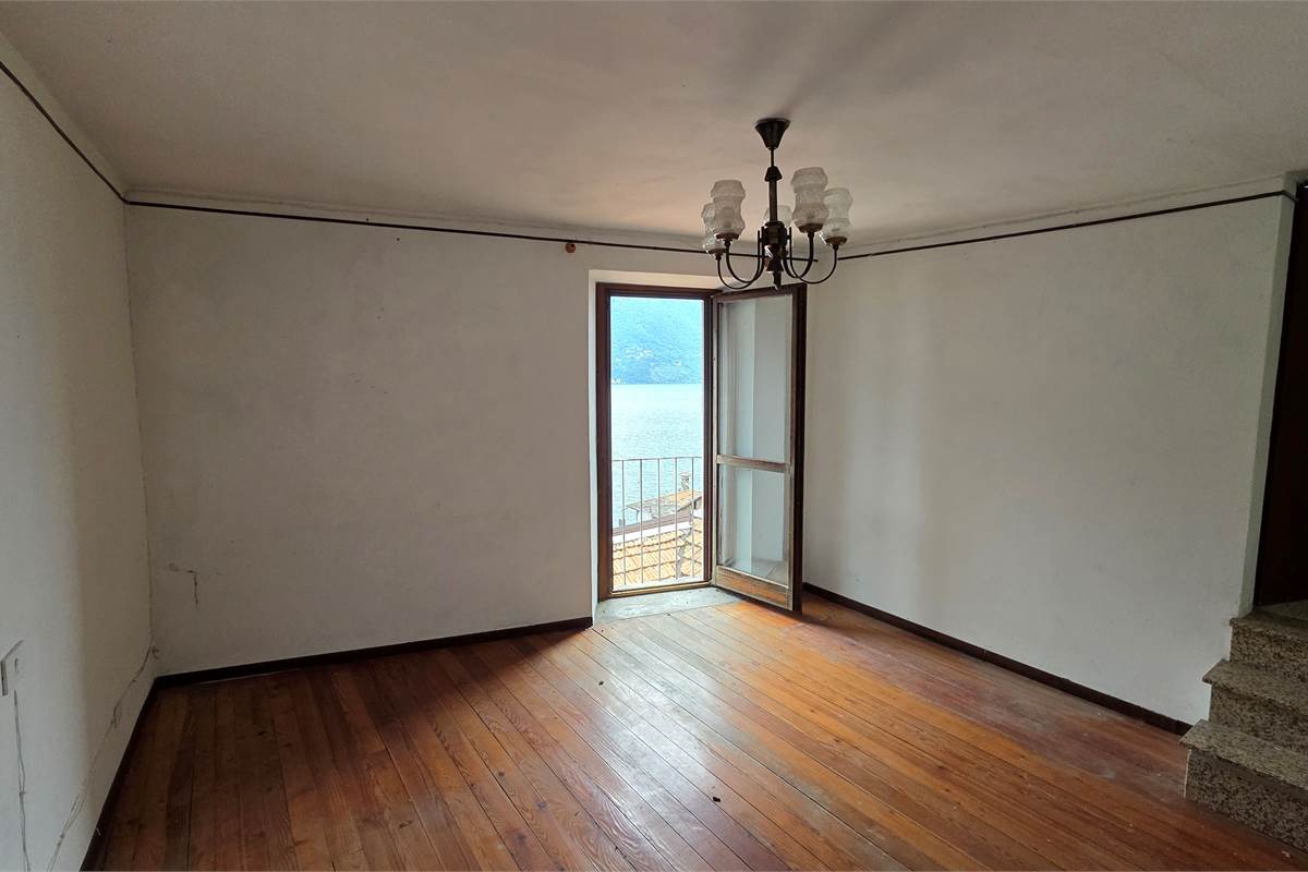 Porzione di Casa a Brienno con vista mozzafiato!