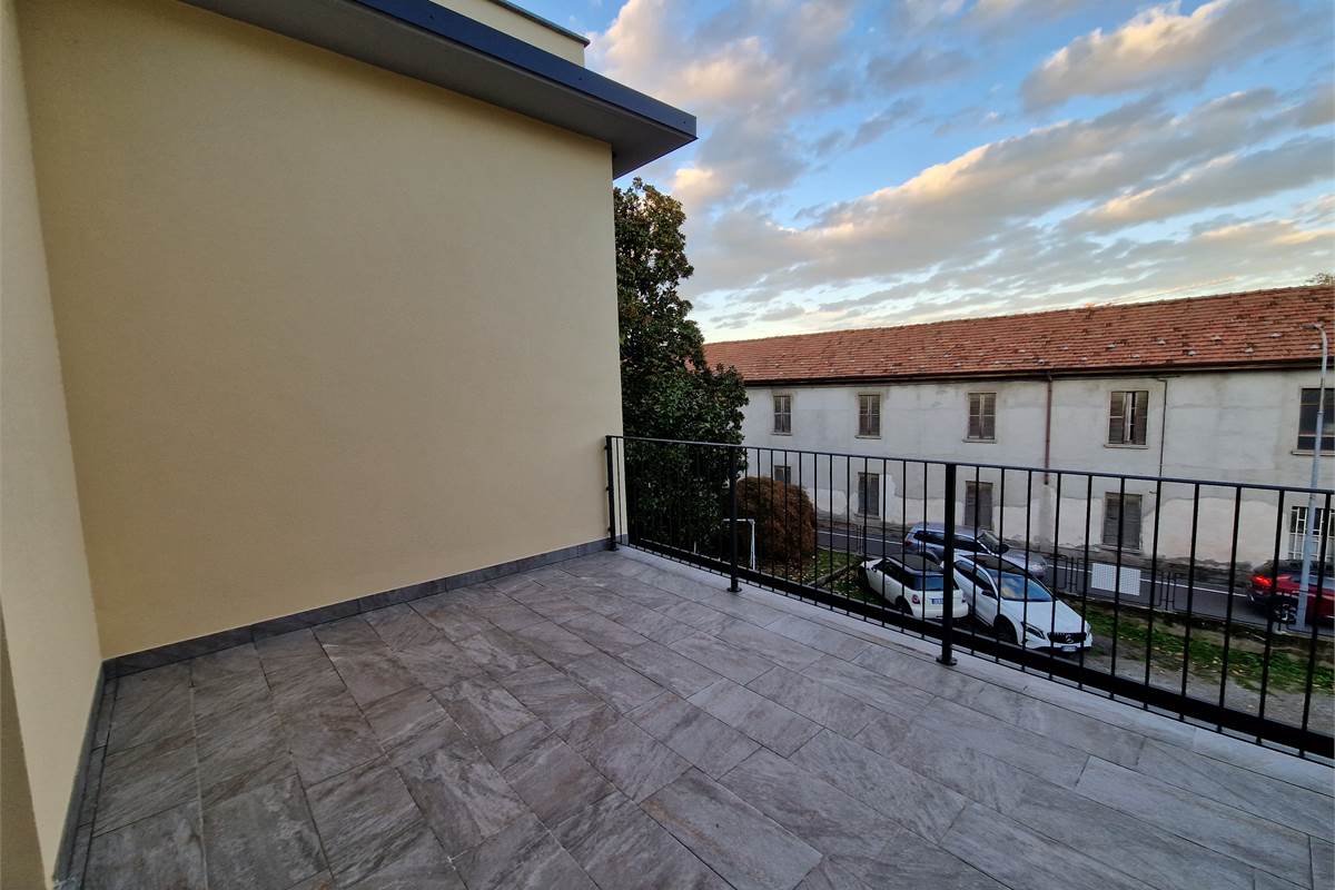 Signorile quadrilocale ARREDATO con box doppio