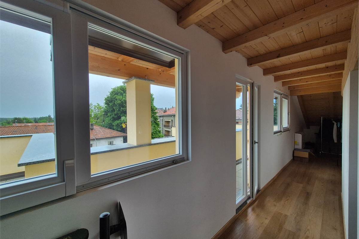 Signorile quadrilocale ARREDATO con box doppio