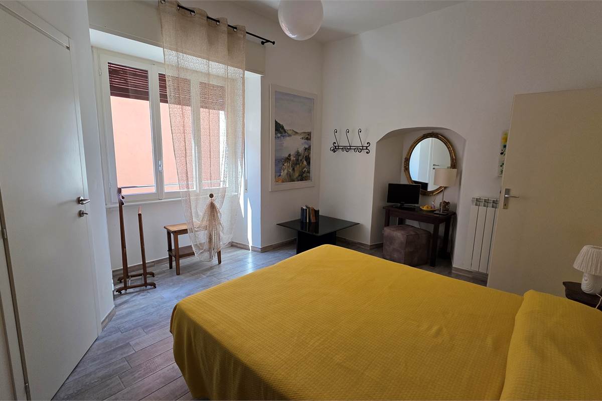 Trilocale con cantina a Moltrasio