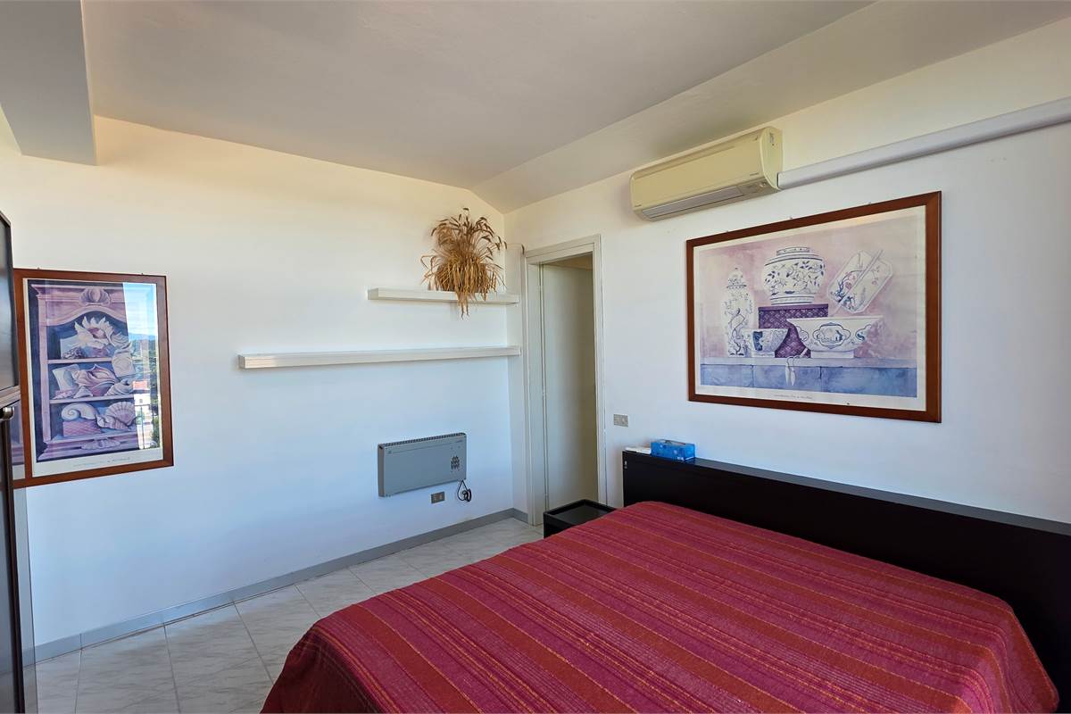GALLARATE AMPIO MONOLOCALE CON TERRAZZO 