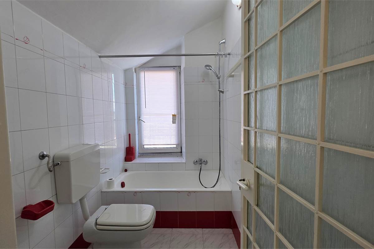 GALLARATE AMPIO MONOLOCALE CON TERRAZZO 