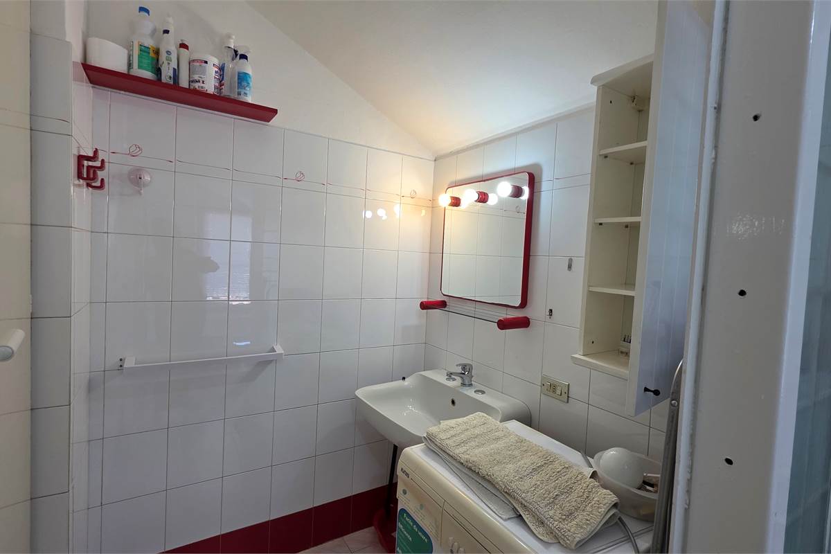 GALLARATE AMPIO MONOLOCALE CON TERRAZZO 