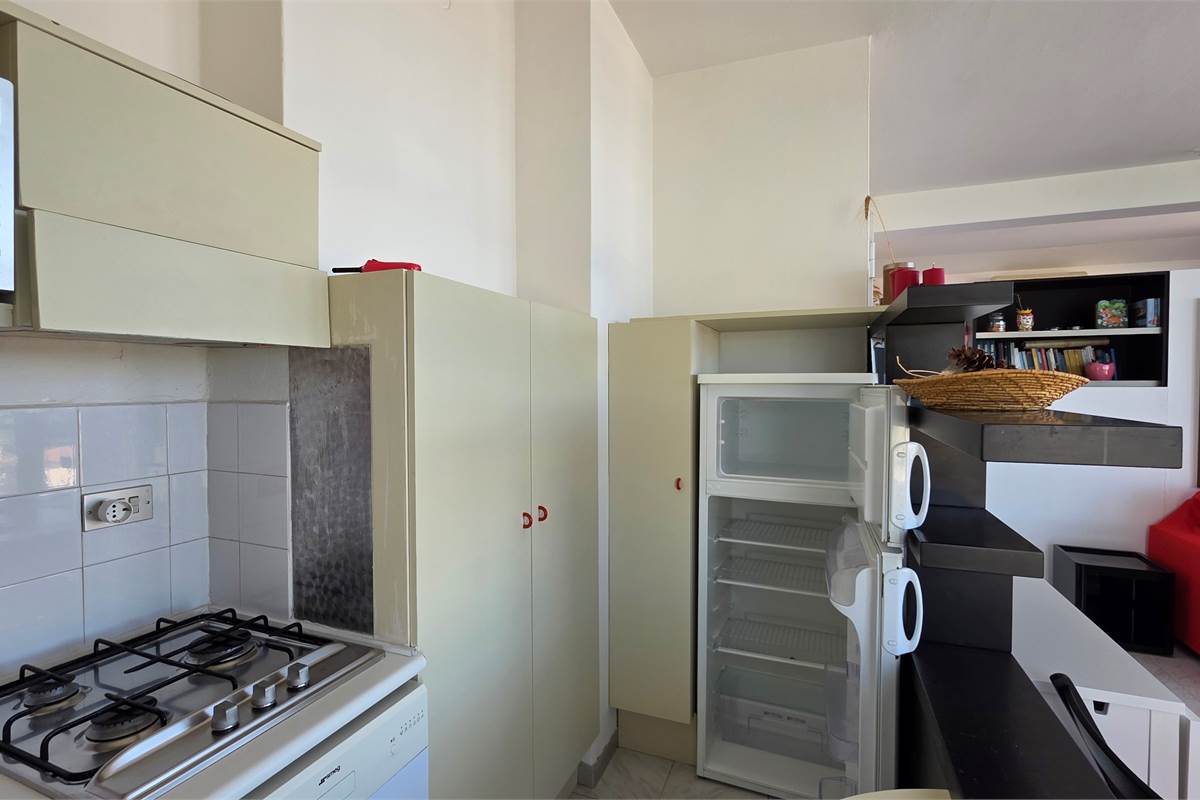 GALLARATE AMPIO MONOLOCALE CON TERRAZZO 
