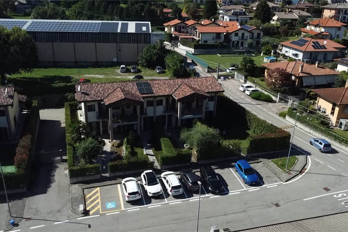 Villa a Schiera centrale a Ternate
