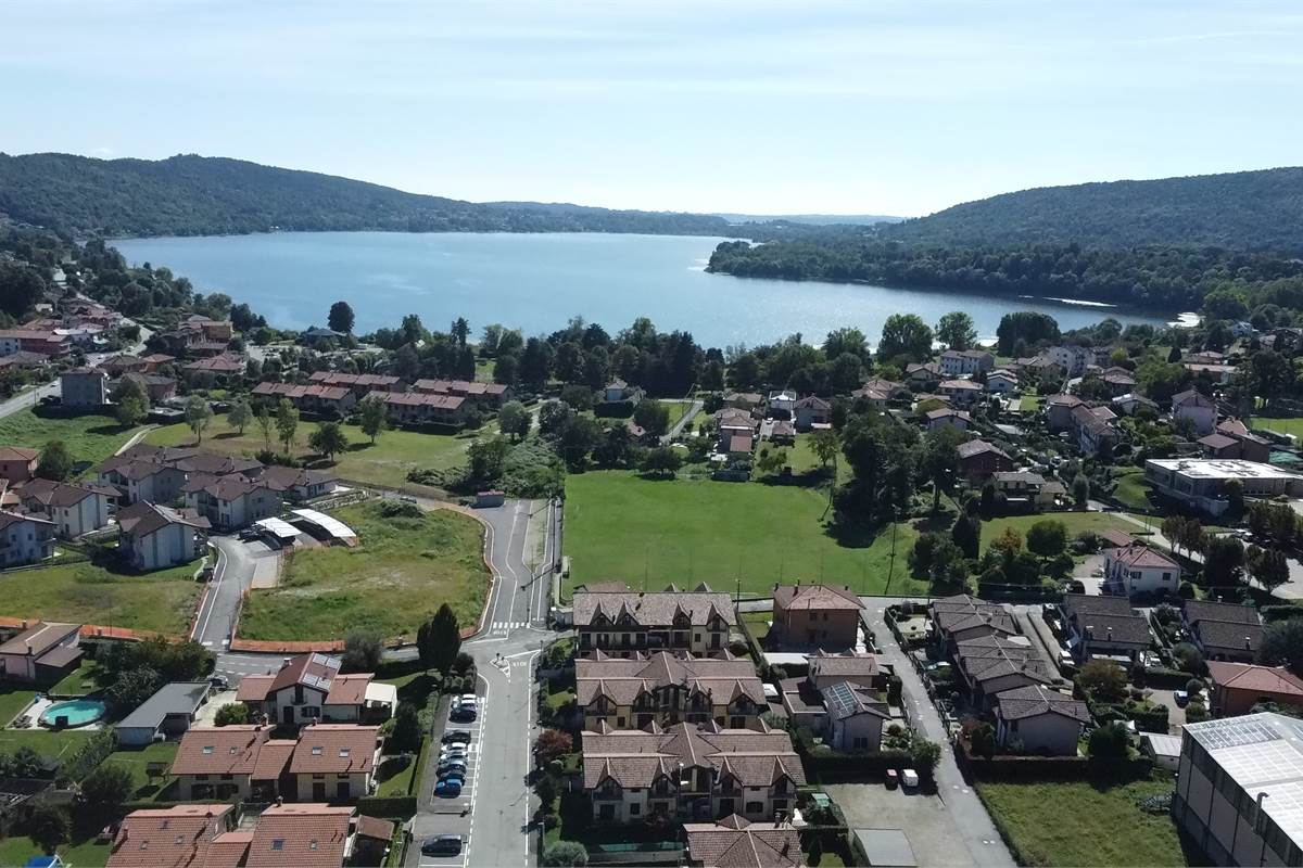 Villa a Schiera centrale a Ternate