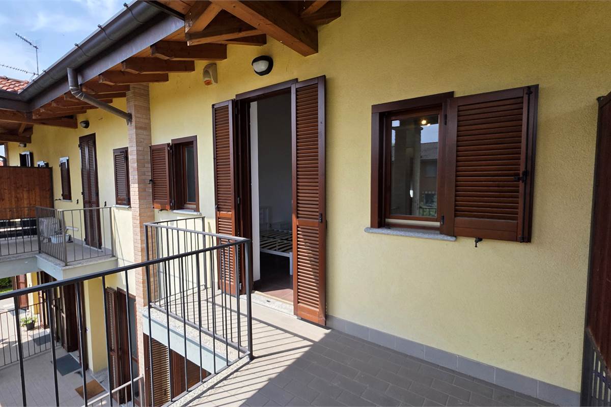 Villa a Schiera centrale a Ternate