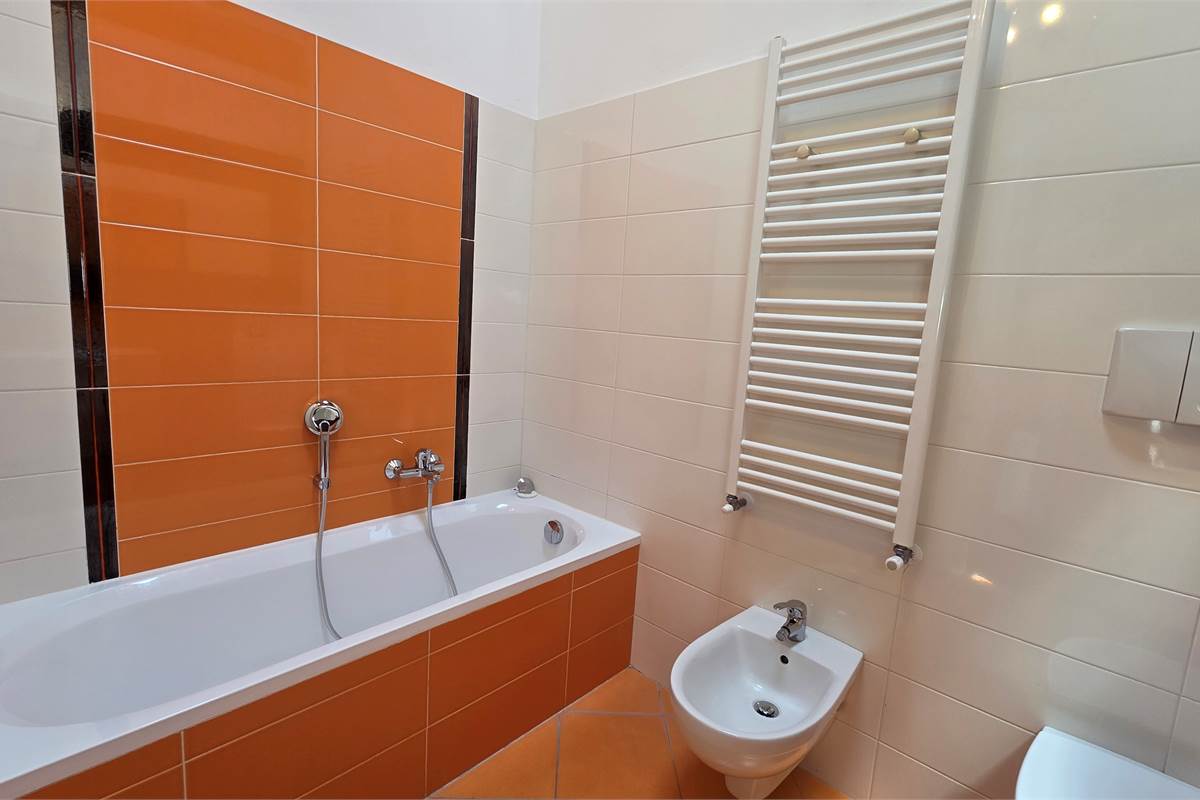 Villa a Schiera centrale a Ternate