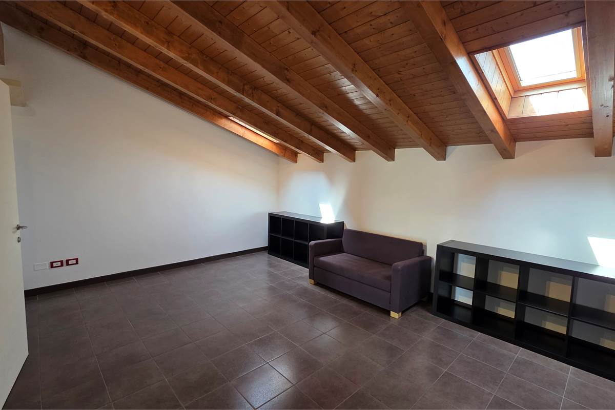 Villa a Schiera centrale a Ternate