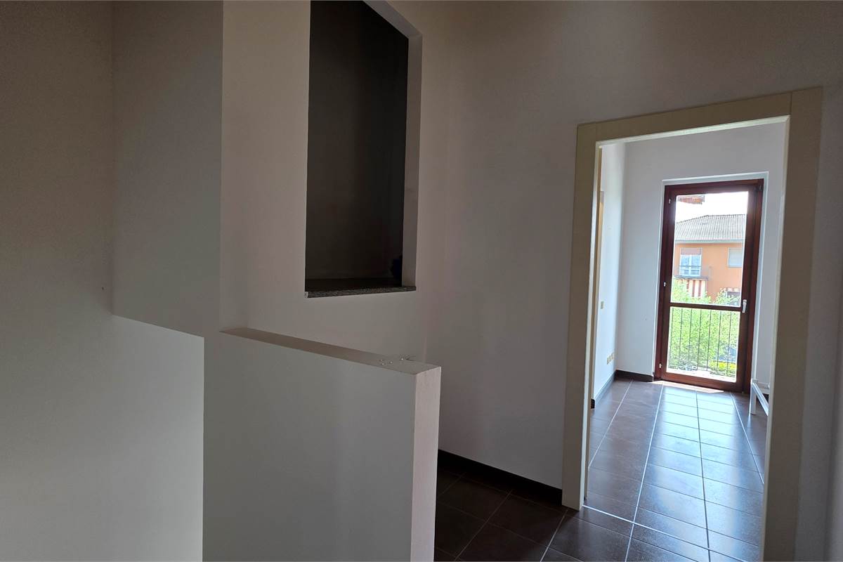 Villa a Schiera centrale a Ternate