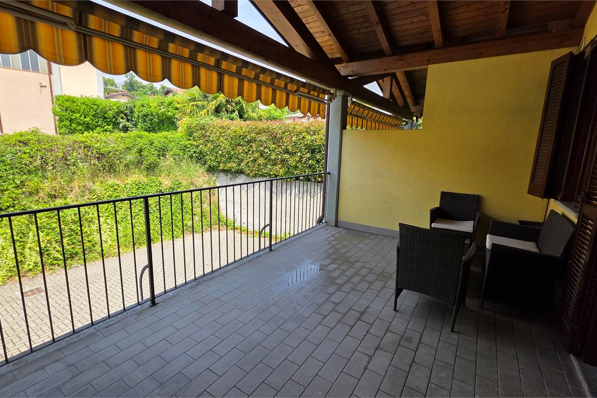Villa a Schiera centrale a Ternate