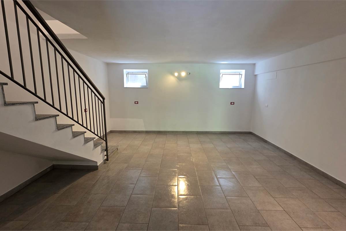 Villa a Schiera centrale a Ternate