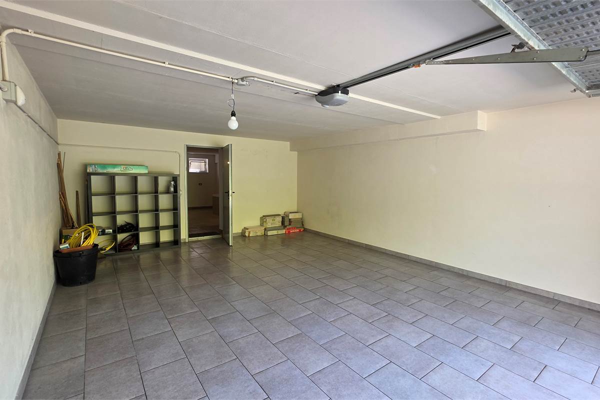 Villa a Schiera centrale a Ternate