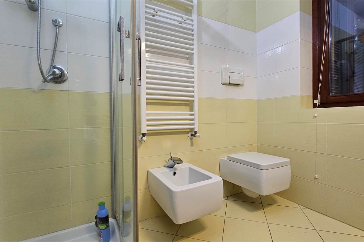Villa a Schiera centrale a Ternate