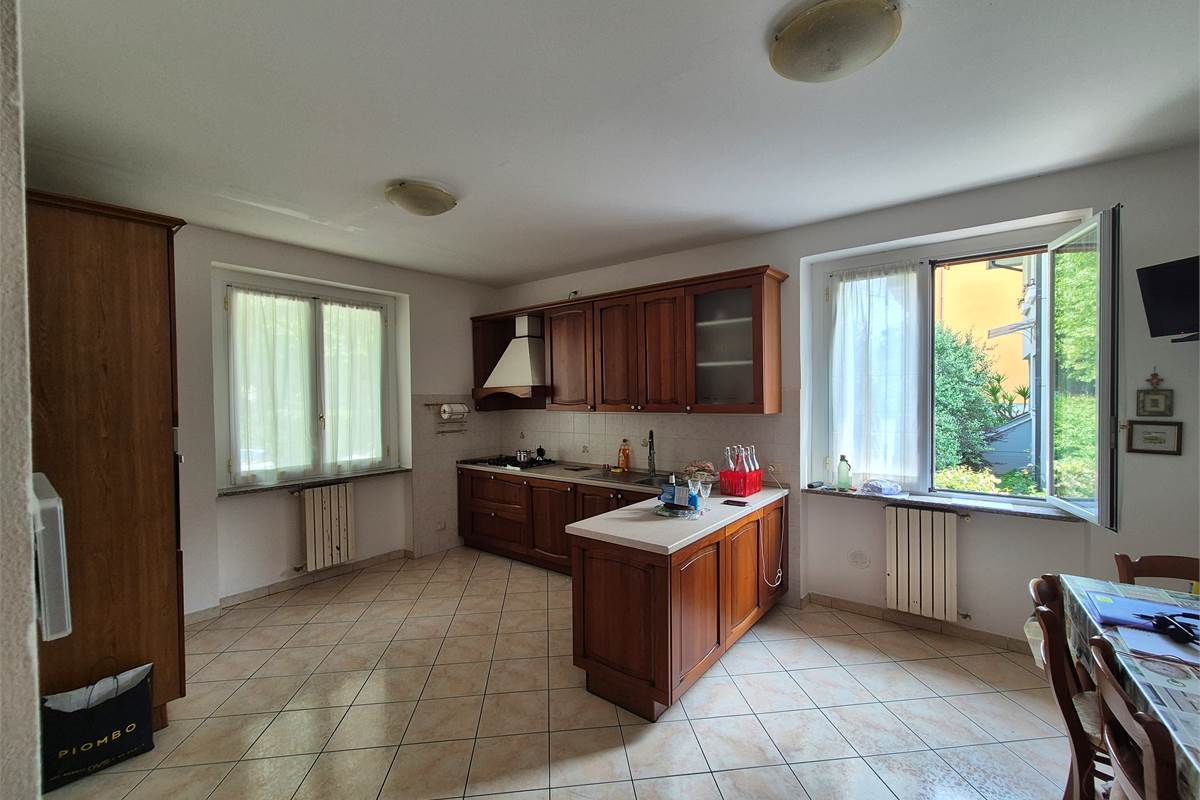 Villa singola con due appartamenti Cesano Maderno