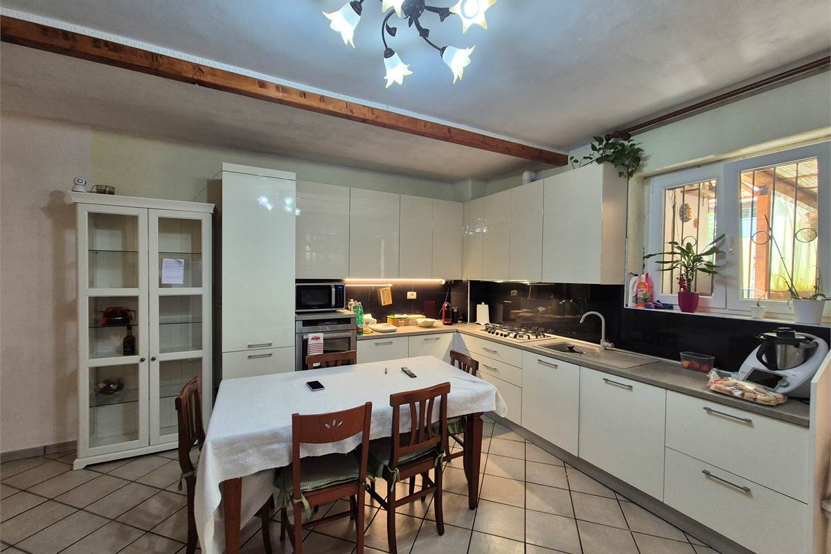 Villa singola con due appartamenti Cesano Maderno