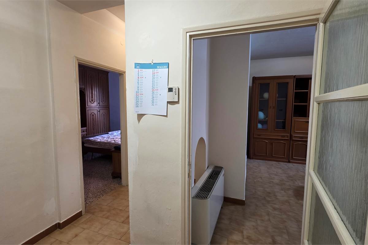 Varese bilocale con cantina al piano rialzato 