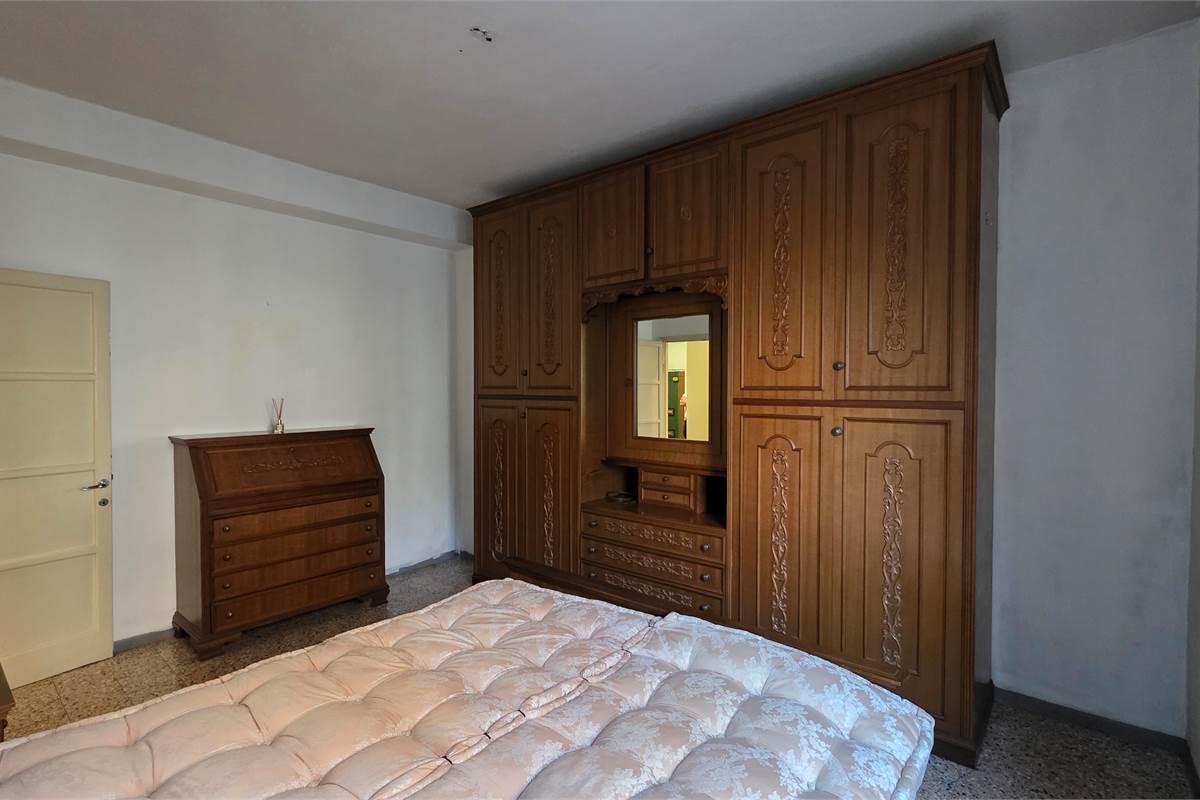 Varese bilocale con cantina al piano rialzato 
