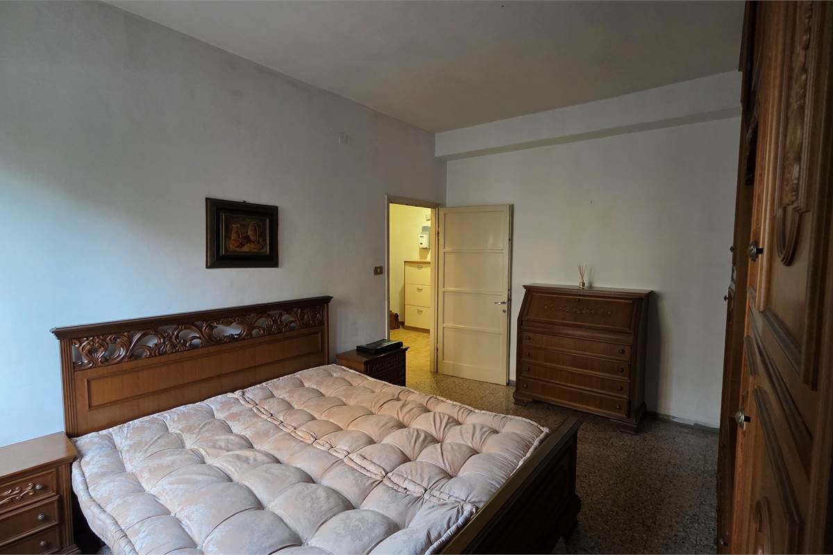 Varese bilocale con cantina al piano rialzato 