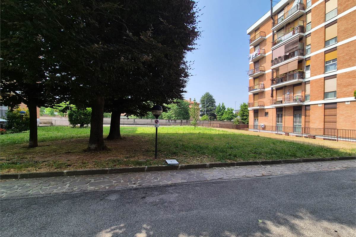 Trilocale con autorimessa e cantina
