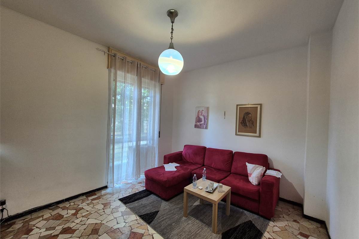 Trilocale con autorimessa e cantina