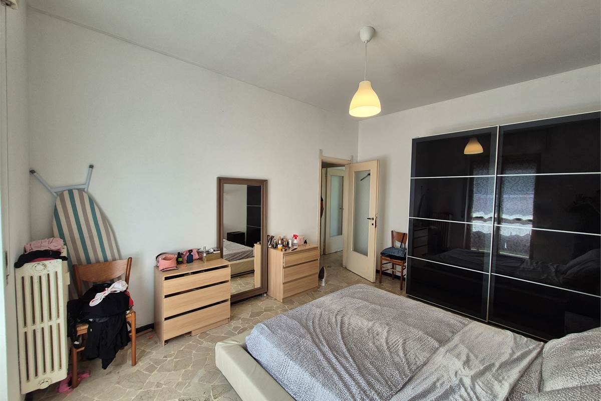 Trilocale con autorimessa e cantina