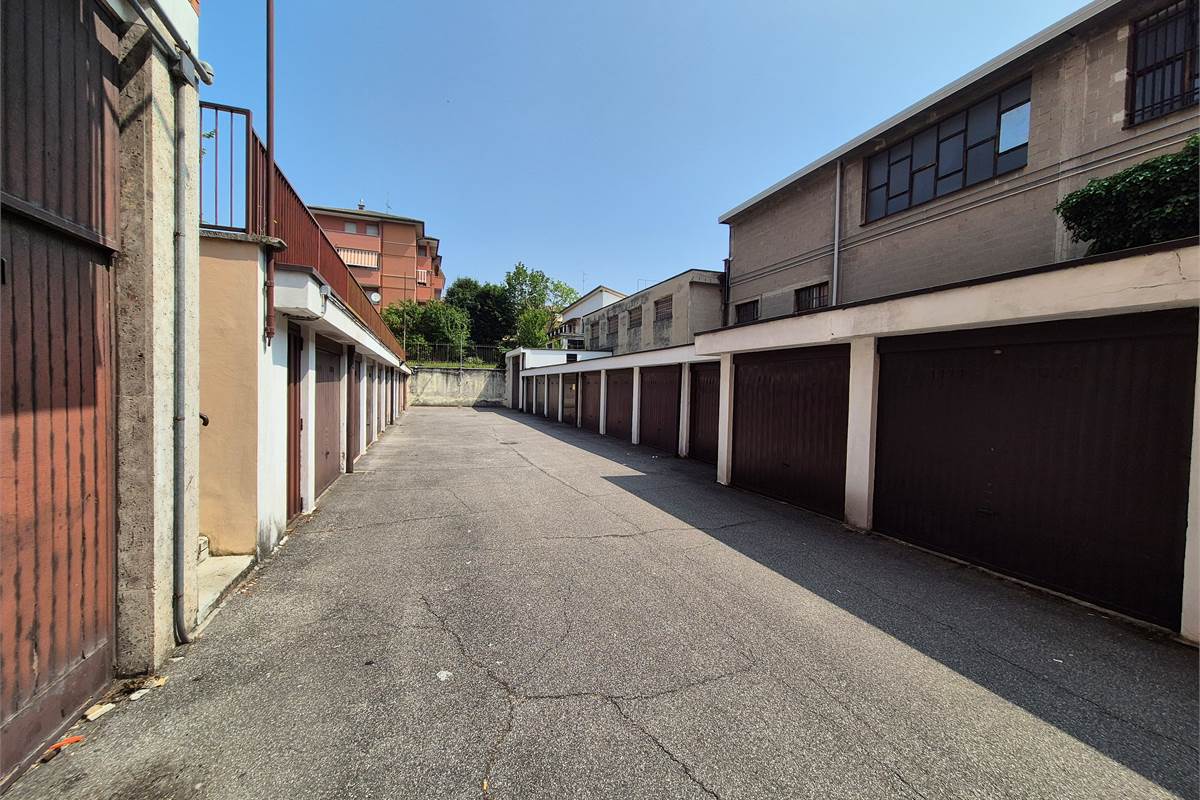 Trilocale con autorimessa e cantina