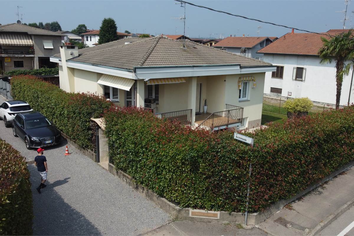  Villa indipendente a Lonate Ceppino