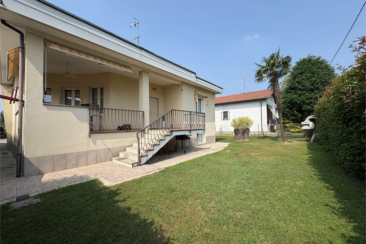  Villa indipendente a Lonate Ceppino