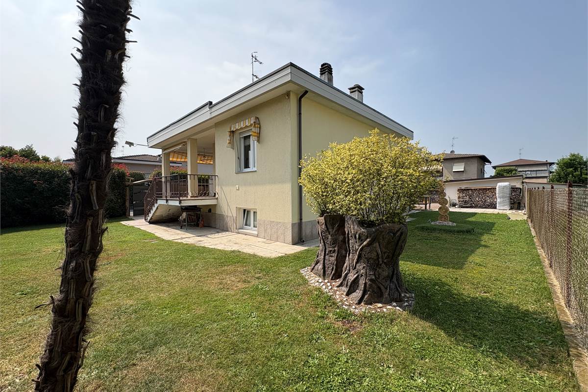  Villa indipendente a Lonate Ceppino