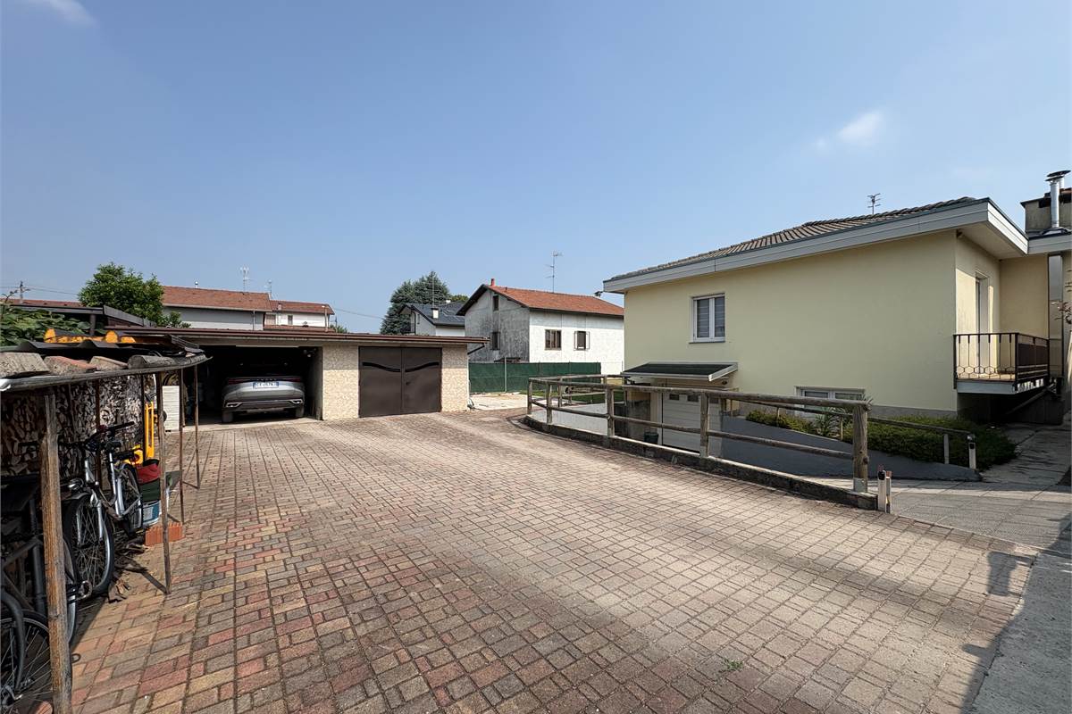  Villa indipendente a Lonate Ceppino