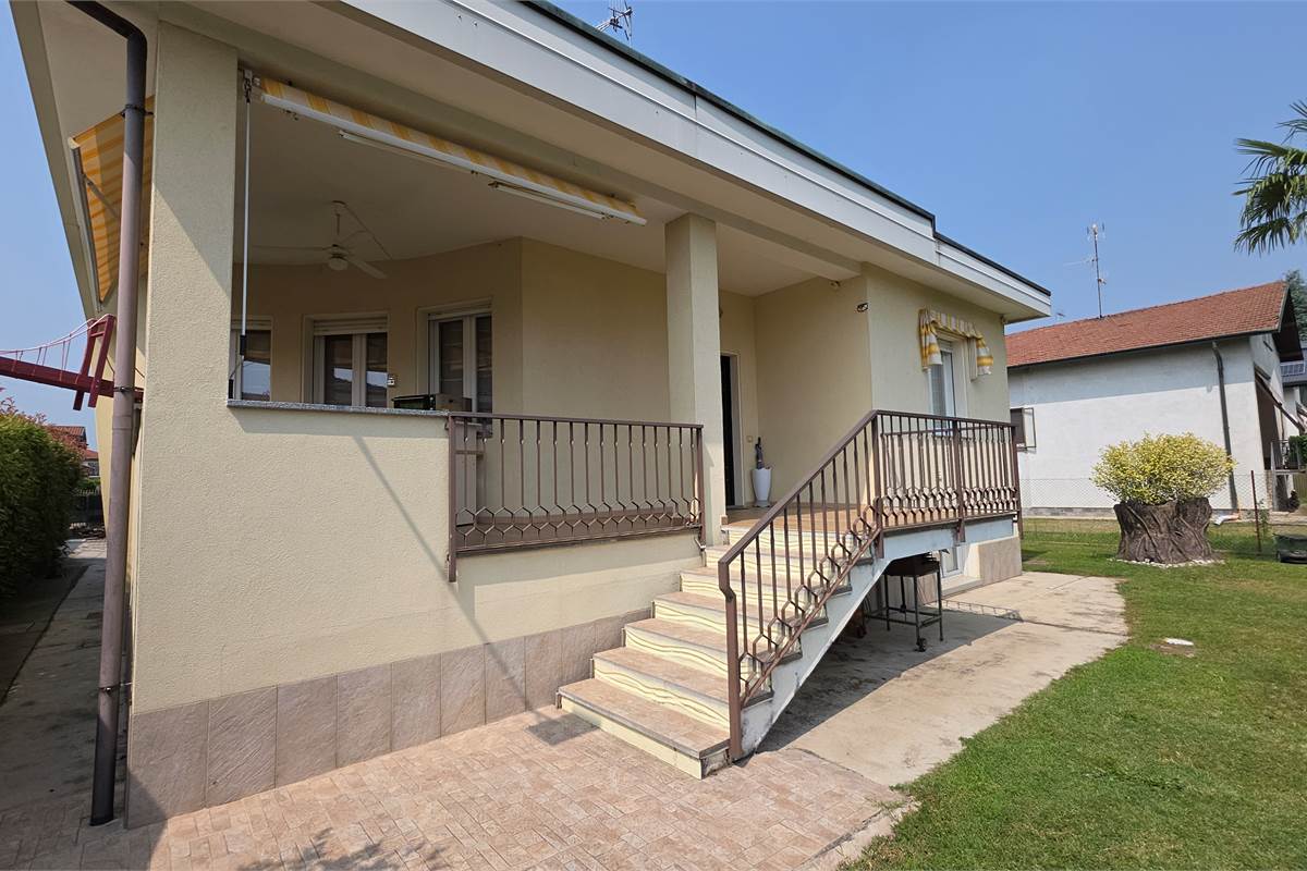  Villa indipendente a Lonate Ceppino