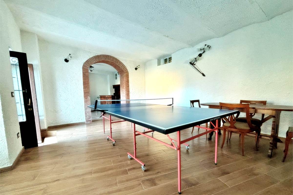 Porzione di Casa Indipendente a Cadegliano Viconago con 2 appartamenti