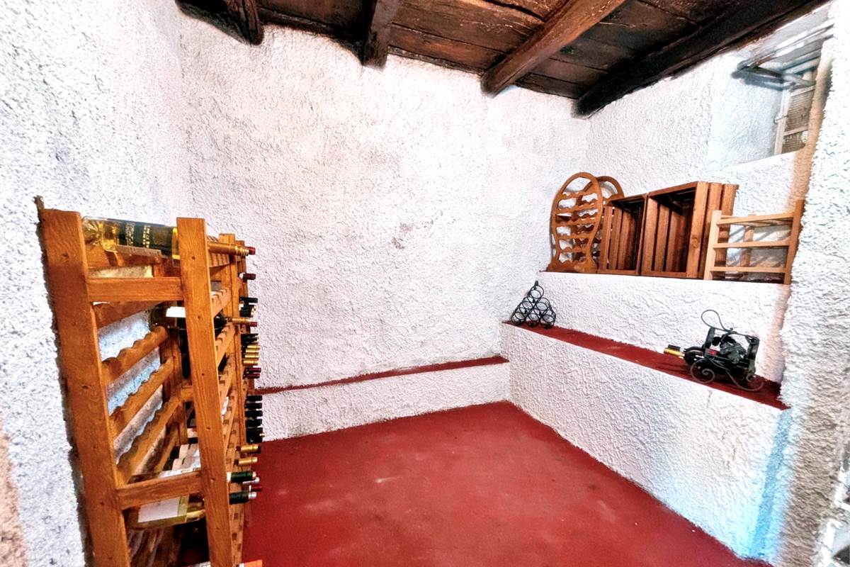 Porzione di Casa Indipendente a Cadegliano Viconago con 2 appartamenti