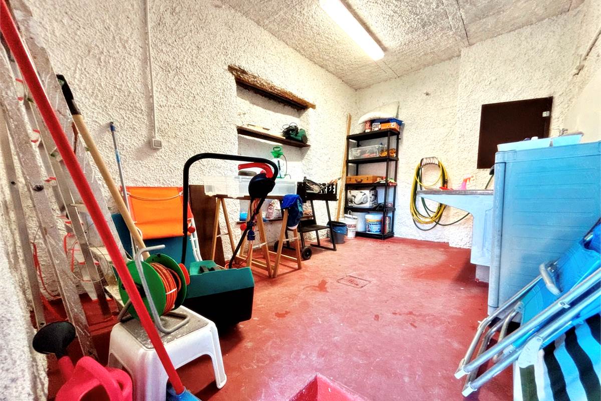 Porzione di Casa Indipendente a Cadegliano Viconago con 2 appartamenti