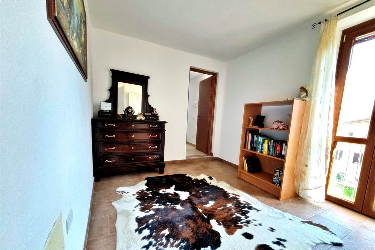 Porzione di Casa Indipendente a Cadegliano Viconago con 2 appartamenti