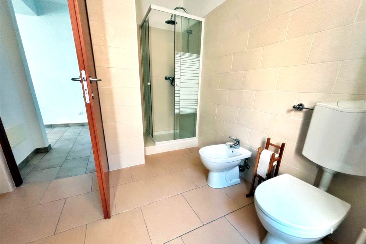 Porzione di Casa Indipendente a Cadegliano Viconago con 2 appartamenti