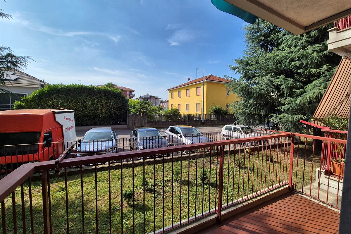 Trilocale con cantina a Nerviano