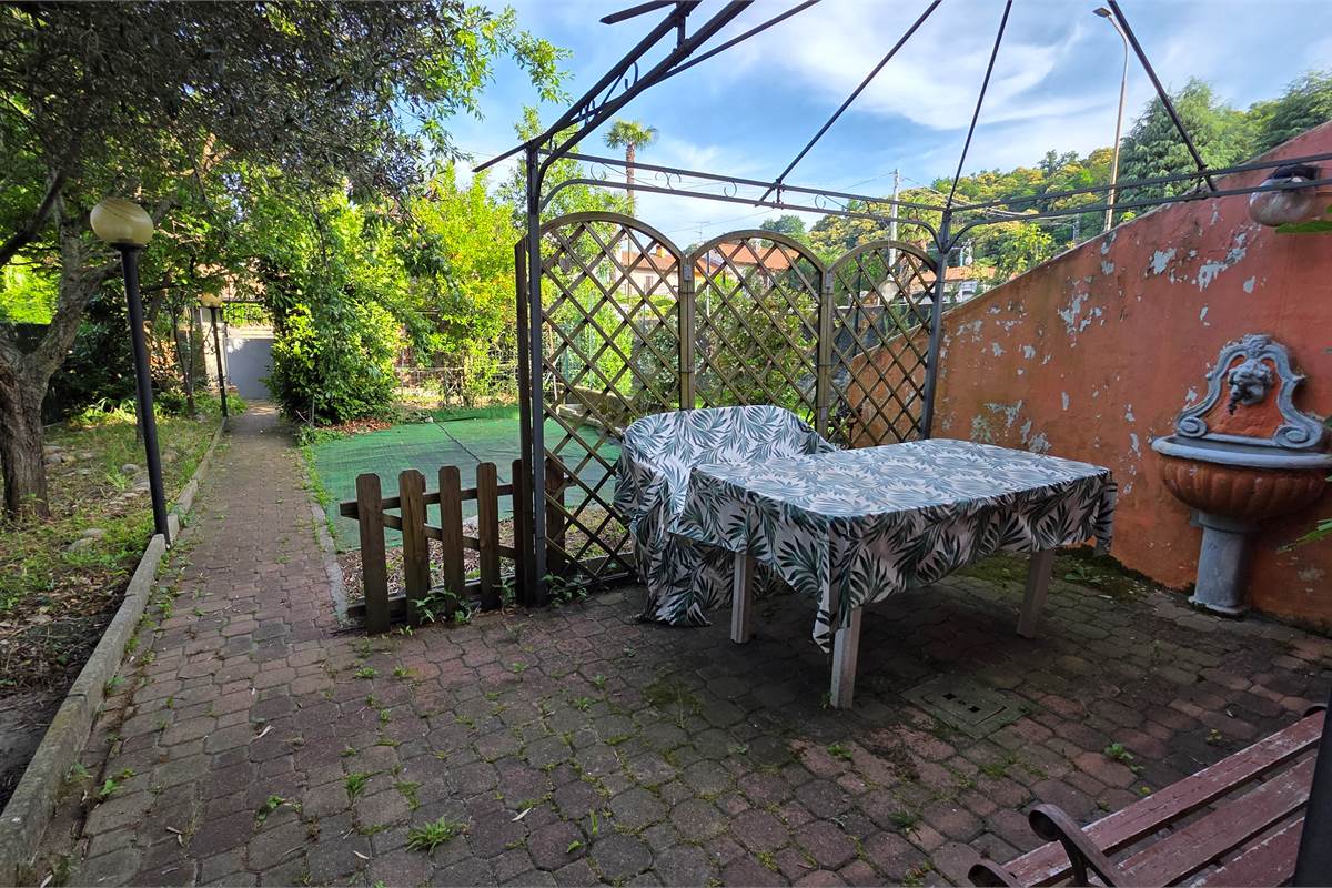 Villa a schiera a Dormelletto 